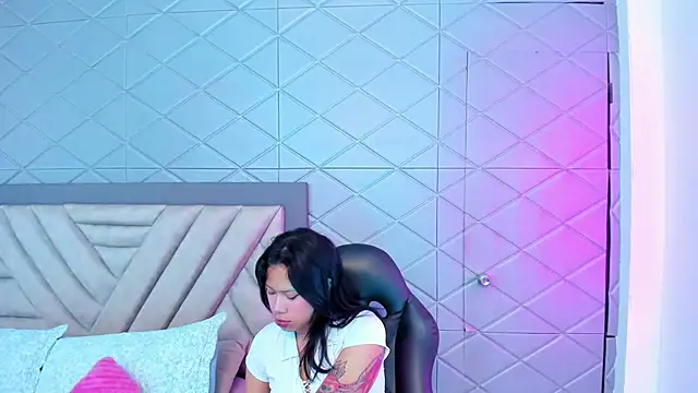 Snapshot of AikoLee_ chatting on September 25, 2025, 5:00 am AikoLee online show from September 25, 2025, 5:00 am
