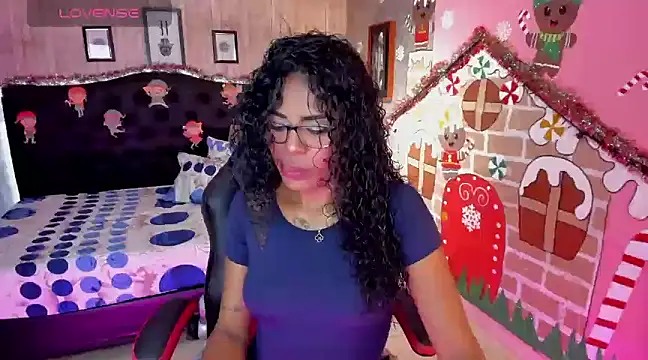 Snapshot of Edelaine_rogers chatting on December 26, 2024, 8:21 pm Edelaine rogers online show from December 26, 2024, 8:21 pm