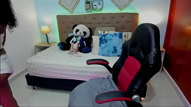 Snapshot of Edelaine_rogers chatting on November 14, 2025, 6:12 am Edelaine rogers online show from November 14, 2025, 6:12 am