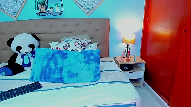 Edelaine rogers online show from February 12, 2026, 1:33 am