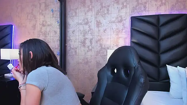 HazelMoret online show from December 28, 2024, 11:16 pm