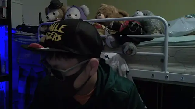 Snapshot of Owl1216 chatting on January 3, 2025, 12:19 pm Owl1216 online show from January 3, 2025, 12:19 pm