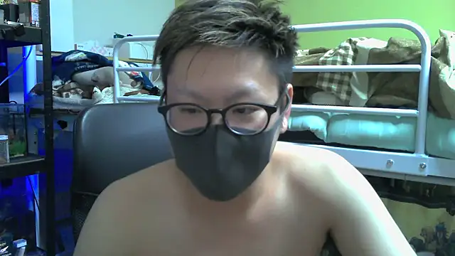 Snapshot of Owl1216 chatting on February 22, 2025, 4:40 pm Owl1216 online show from February 22, 2025, 4:40 pm