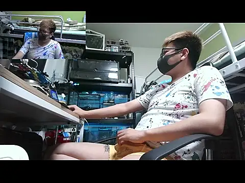 Snapshot of Owl1216 chatting on October 17, 2025, 10:07 am Owl1216 online show from October 17, 2025, 10:07 am