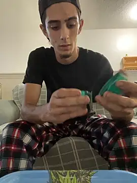 kennylove420 online show from October 7, 2025, 11:02 pm