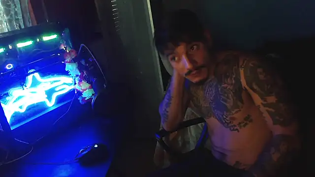 Snapshot of Badboyi1997 chatting on October 8, 2025, 6:11 am Badboyi1997 online show from October 8, 2025, 6:11 am