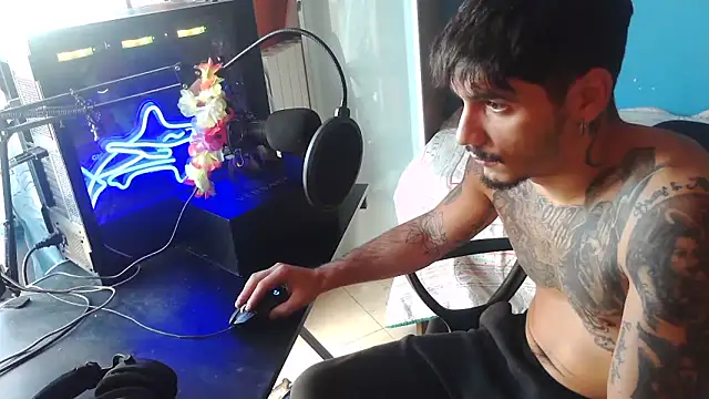 Snapshot of Badboyi1997 chatting on October 11, 2025, 10:47 am Badboyi1997 online show from October 11, 2025, 10:47 am