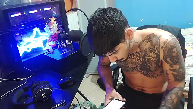 Snapshot of Badboyi1997 chatting on October 11, 2025, 11:58 pm Badboyi1997 online show from October 11, 2025, 11:58 pm