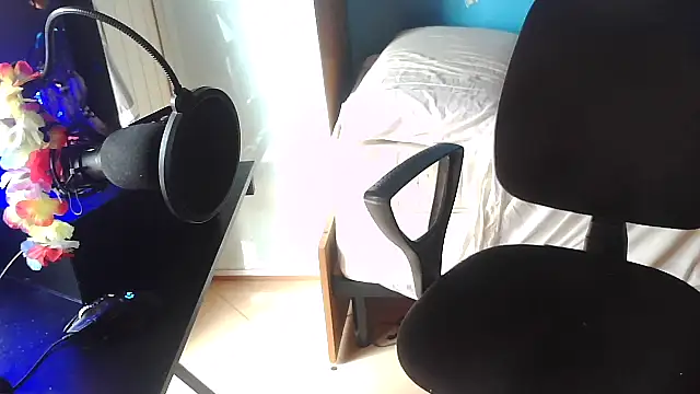 Snapshot of Badboyi1997 chatting on October 18, 2025, 1:12 pm Badboyi1997 online show from October 18, 2025, 1:12 pm