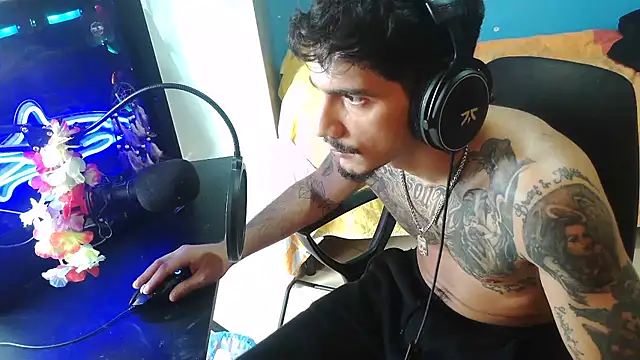 Snapshot of Badboyi1997 chatting on October 23, 2025, 2:16 pm Badboyi1997 online show from October 23, 2025, 2:16 pm