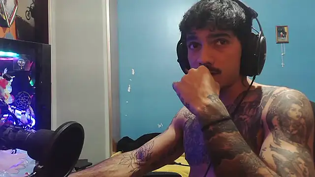 Snapshot of Badboyi1997 chatting on November 12, 2025, 3:29 am Badboyi1997 online show from November 12, 2025, 3:29 am