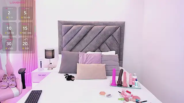 Snapshot of ValeryPettry_1 chatting on October 1, 2025, 1:06 pm ValeryPettry 1 online show from October 1, 2025, 1:06 pm