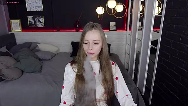 OliviaGentle online show from December 18, 2024, 7:15 am