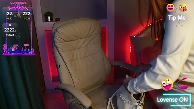 Snapshot of LisaElfy chatting on October 3, 2025, 3:53 pm LisaElfy online show from October 3, 2025, 3:53 pm