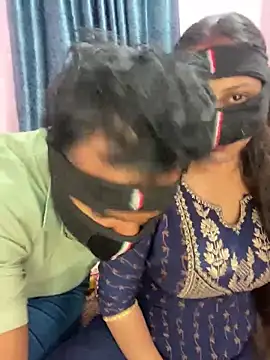 Snapshot of mickey_love chatting on October 4, 2025, 5:00 pm mickey love online show from October 4, 2025, 5:00 pm