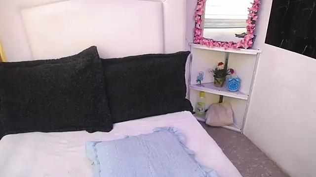 Snapshot of palmer_mIix chatting on December 26, 2024, 1:21 pm palmer mIix online show from December 26, 2024, 1:21 pm