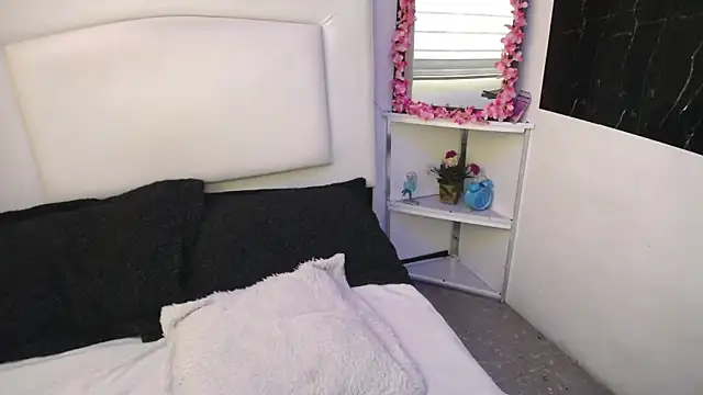 Snapshot of palmer_mIix chatting on January 7, 2025, 1:46 pm palmer mIix online show from January 7, 2025, 1:46 pm