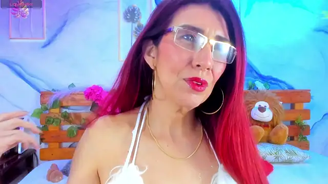 Snapshot of Perla_Franco chatting on January 31, 2025, 8:43 am Perla Franco online show from January 31, 2025, 8:43 am