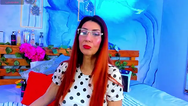 Snapshot of Perla_Franco chatting on March 11, 2025, 6:00 am Perla Franco online show from March 11, 2025, 6:00 am