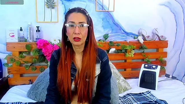 Snapshot of Perla_Franco chatting on March 21, 2025, 5:11 am Perla Franco online show from March 21, 2025, 5:11 am