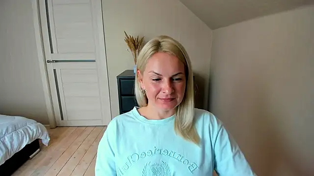 Alicee Gracee online show from October 13, 2025, 8:36 am