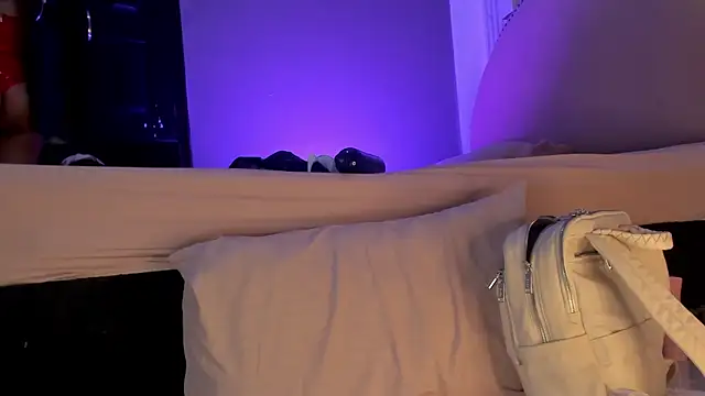 Heicy    online show from October 17, 2025, 8:11 pm