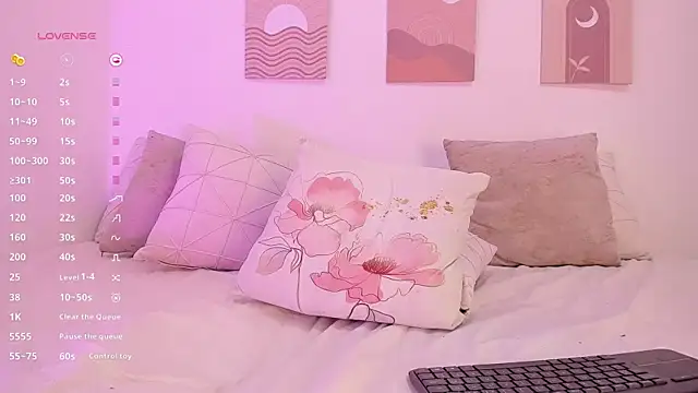 Snapshot of Mia_Heartt chatting on March 9, 2025, 4:33 pm Mia Heartt online show from March 9, 2025, 4:33 pm