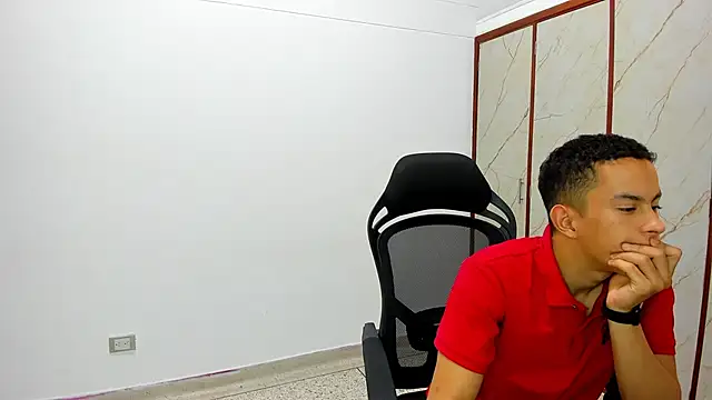 Snapshot of Team_Wallen chatting on October 7, 2025, 4:37 pm Team Wallen online show from October 7, 2025, 4:37 pm