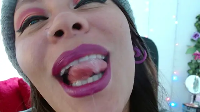 miss evoleth2 online show from April 15, 2026, 4:03 pm