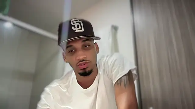 Snapshot of michael_jordanx chatting on March 2, 2025, 3:59 pm michael jordanx online show from March 2, 2025, 3:59 pm