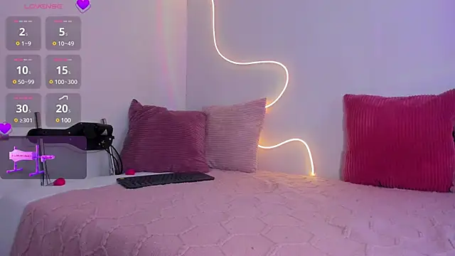 Snapshot of karlahush chatting on December 9, 2024, 8:44 pm karlahush online show from December 9, 2024, 8:44 pm