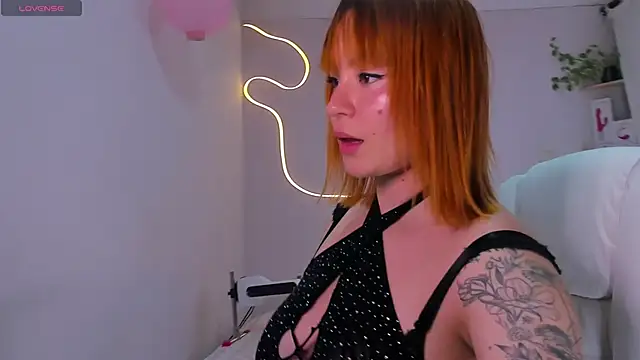 Snapshot of karlahush chatting on December 16, 2024, 7:43 pm karlahush online show from December 16, 2024, 7:43 pm