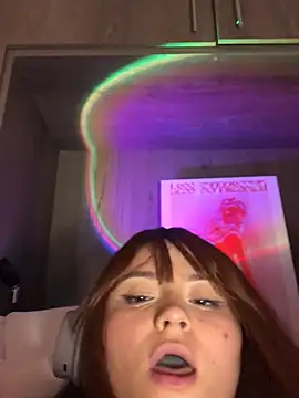 Snapshot of karlahush chatting on December 21, 2024, 2:30 am karlahush online show from December 21, 2024, 2:30 am