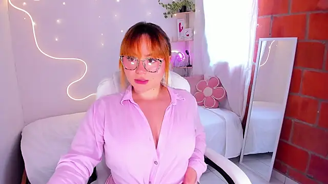 Snapshot of karlahush chatting on January 2, 2025, 7:51 pm karlahush online show from January 2, 2025, 7:51 pm