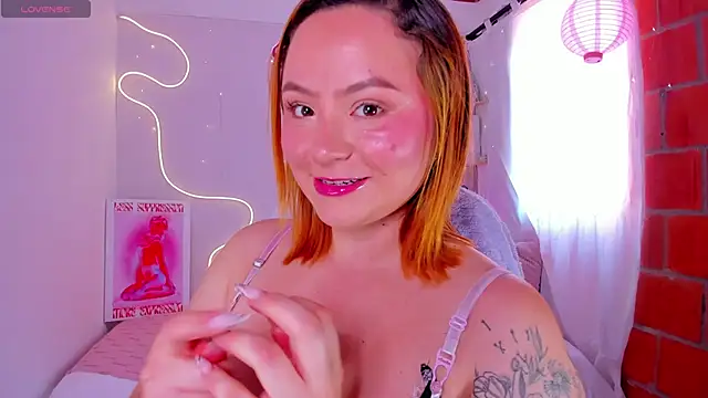 Snapshot of karlahush chatting on January 30, 2025, 8:42 pm karlahush online show from January 30, 2025, 8:42 pm