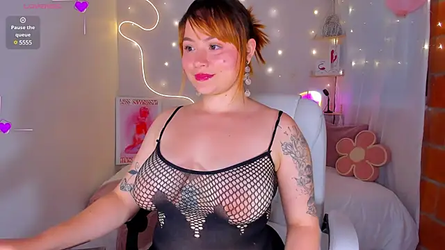 Snapshot of karlahush chatting on February 3, 2025, 11:15 pm karlahush online show from February 3, 2025, 11:15 pm