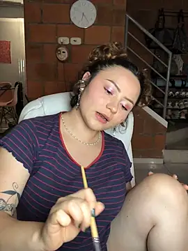 Snapshot of karlahush chatting on October 24, 2025, 11:23 pm karlahush online show from October 24, 2025, 11:23 pm