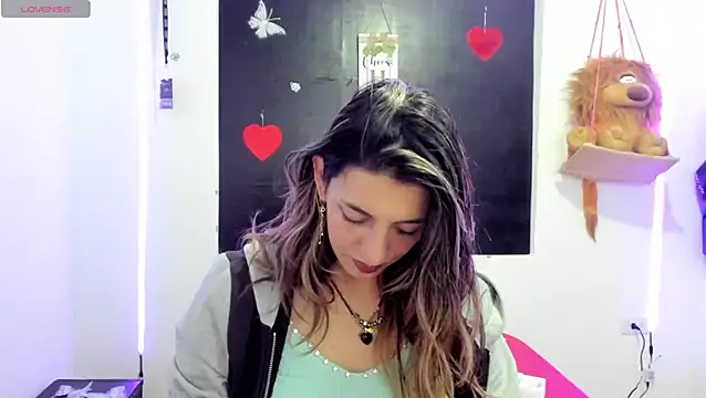 queen-natty online show from January 10, 2025, 4:33 am