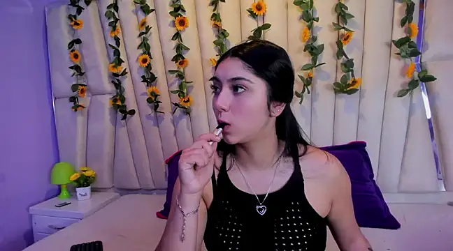 Lucy Anall  online show from February 15, 2025, 9:59 pm