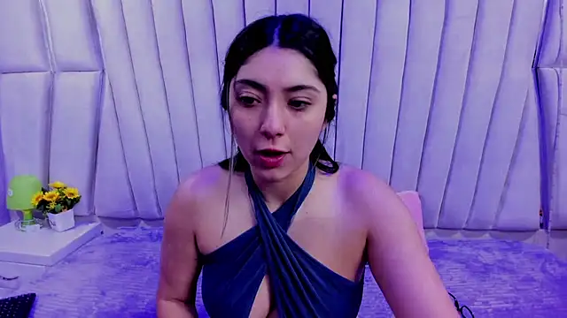 Lucy Anall  online show from November 4, 2025, 9:25 pm