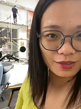 Snapshot of Bella0815 chatting on November 10, 2025, 7:40 am Bella0815 online show from November 10, 2025, 7:40 am