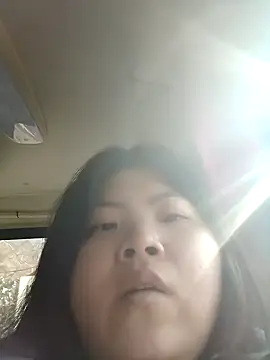 hello098712 online show from January 24, 2025, 2:39 am