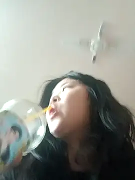 hello098712 online show from January 26, 2025, 6:17 am