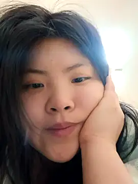 hello098712 online show from January 31, 2025, 3:41 am