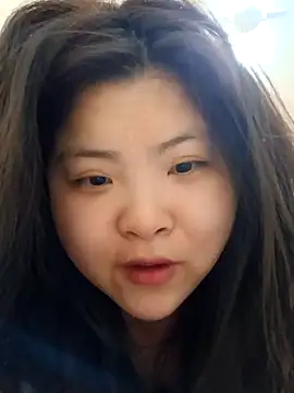 hello098712 online show from February 6, 2025, 9:11 am