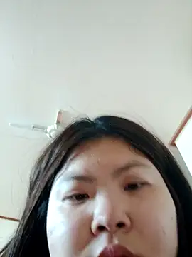 hello098712 online show from March 12, 2025, 5:13 am