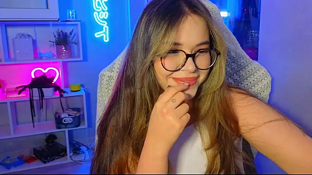 CutiePie3 online show from September 15, 2025, 10:43 pm