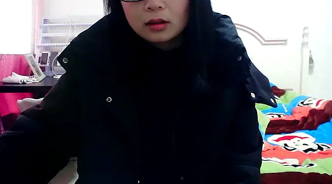 Snapshot of CN-Xiaoxi chatting on February 17, 2025, 9:56 am CN-Xiaoxi online show from February 17, 2025, 9:56 am