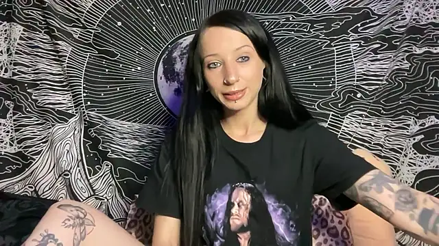 MissMidnightUK online show from October 9, 2025, 10:30 pm