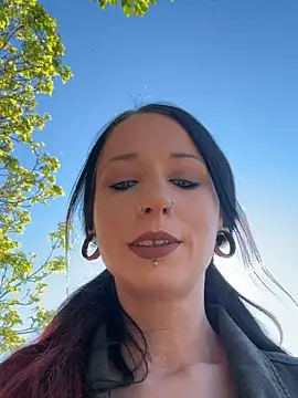 MissMidnightUK online show from April 30, 2026, 4:46 pm